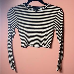 Long sleeve stripped crop top